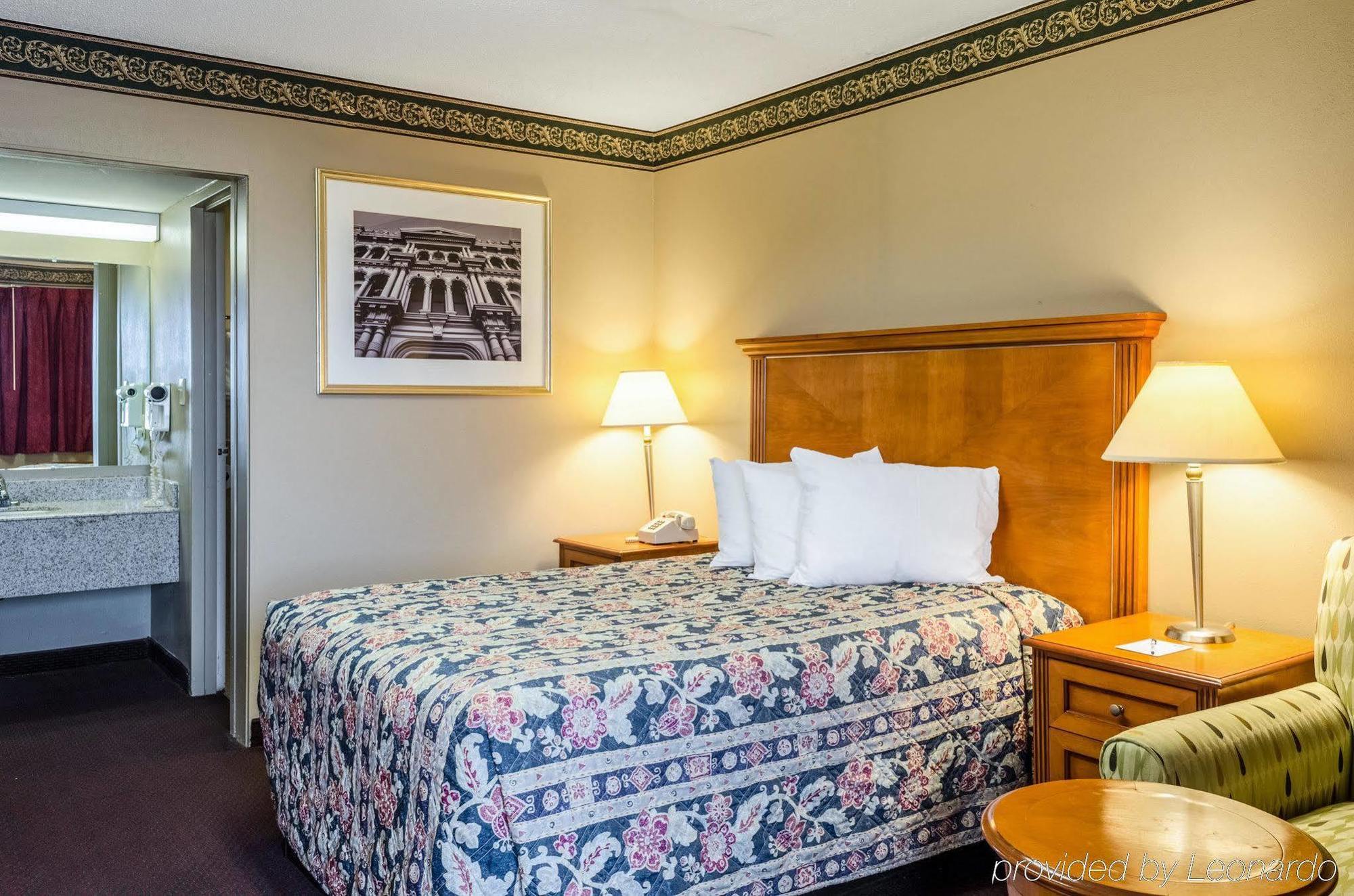 Rodeway Inn Indianola Exterior foto